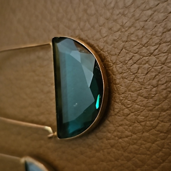 House of Harlow 1960 Faceted Teal Green Glass Mod Hoop Earrings - Picture 4 of 6